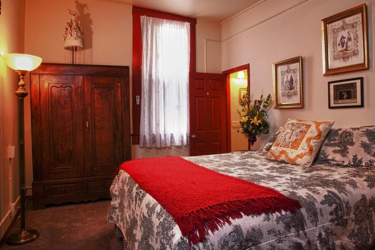 Mile High Inn Jerome Bagian luar foto