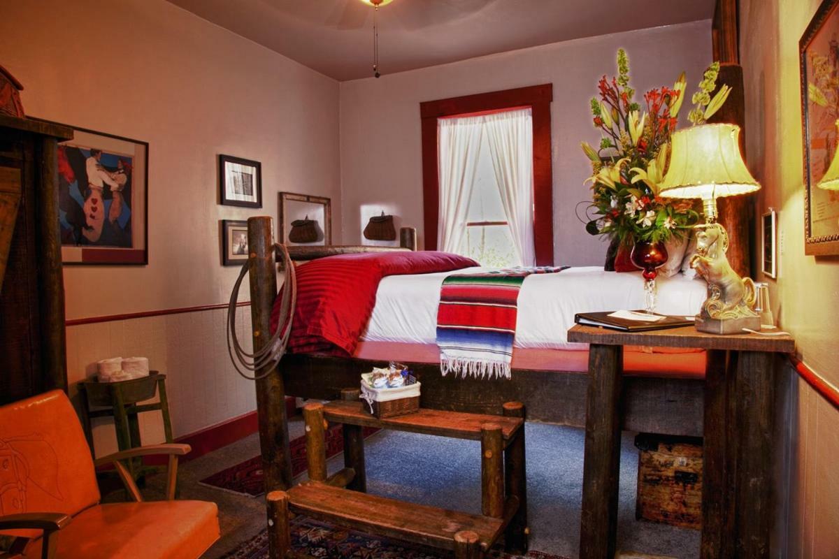Mile High Inn Jerome Bagian luar foto