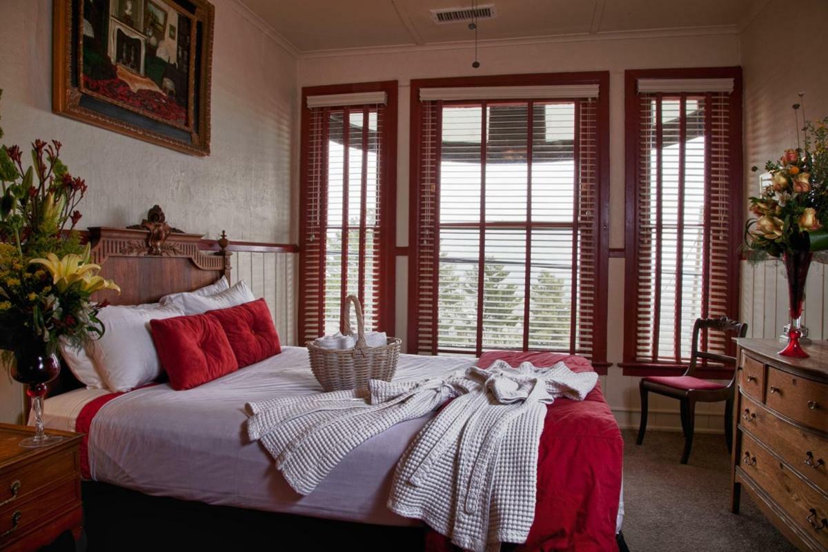 Mile High Inn Jerome Bagian luar foto