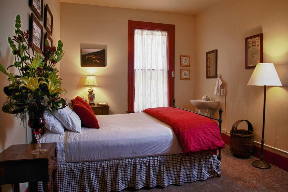 Mile High Inn Jerome Bagian luar foto