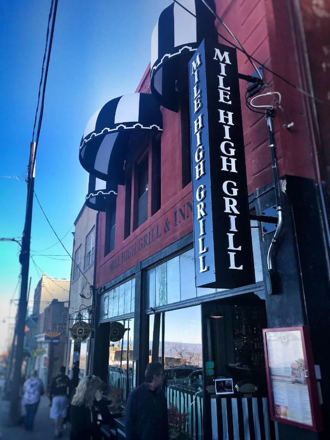 Mile High Inn Jerome Bagian luar foto